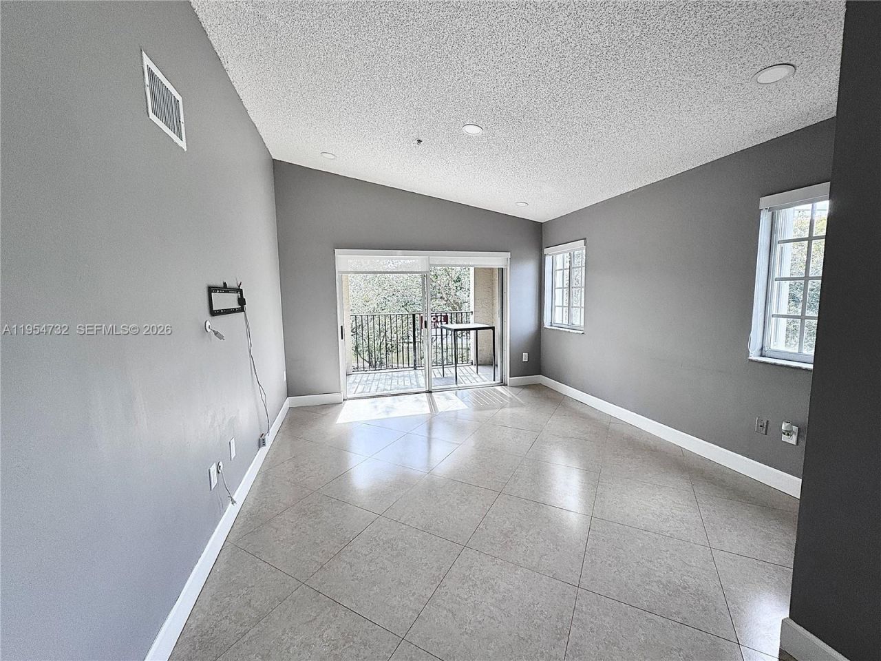 2133 Renaissance Blvd, Unit 307, Miramar, FL 33025 Photo