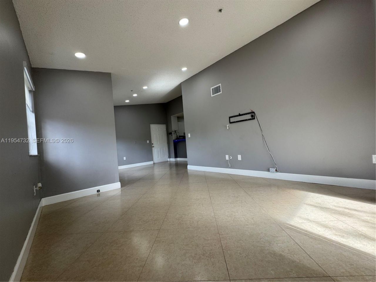 2133 Renaissance Blvd, Unit 307, Miramar, FL 33025 Photo