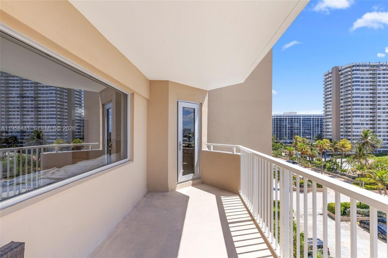 1950 S Ocean Dr, Unit #5F, Hallandale Beach, FL 33009 Photo