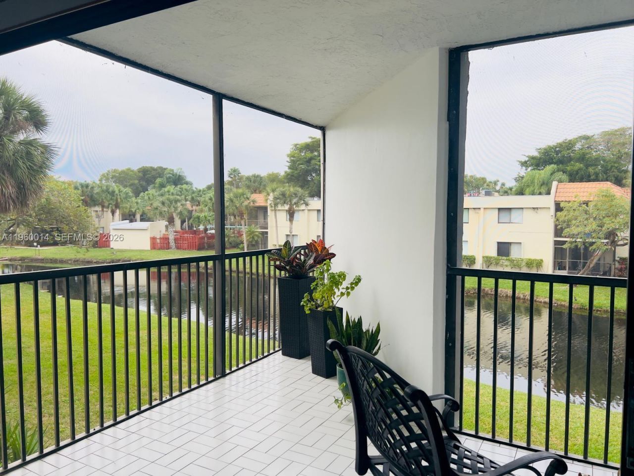 491 Racquet Club Rd, Unit 211, Weston, FL 33326 Photo