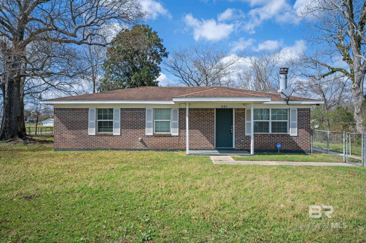 201 E Magnolia Street, Bay Minette, AL 36507 Main Photo