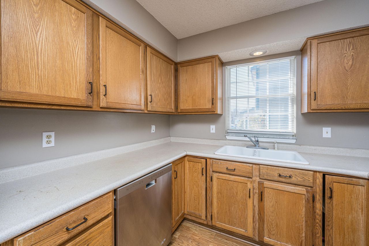 218 Okehampton Drive Photo 18