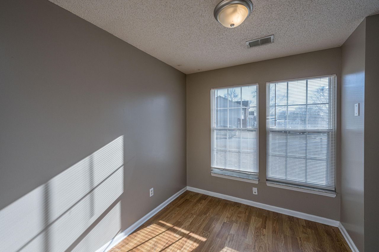 218 Okehampton Drive Photo 23