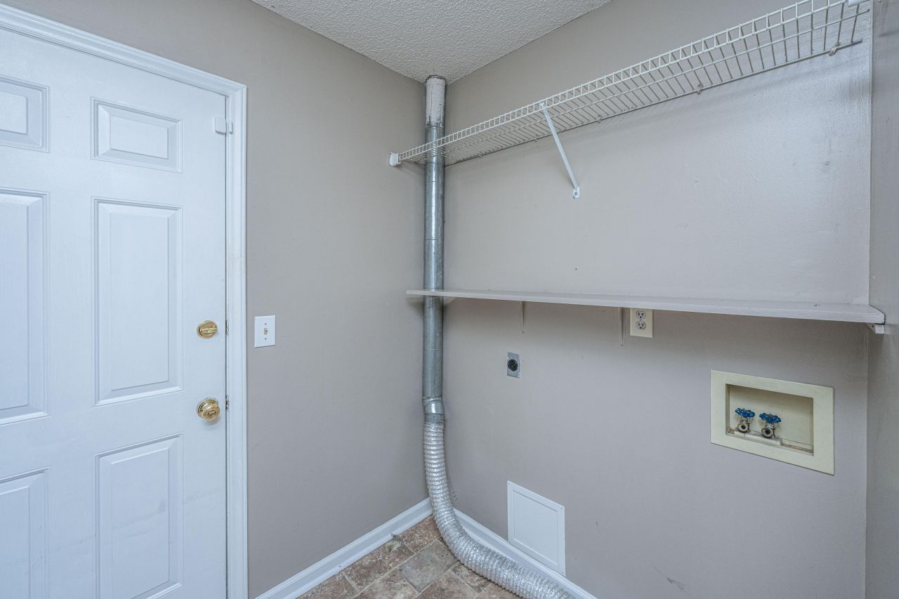 218 Okehampton Drive Photo 25