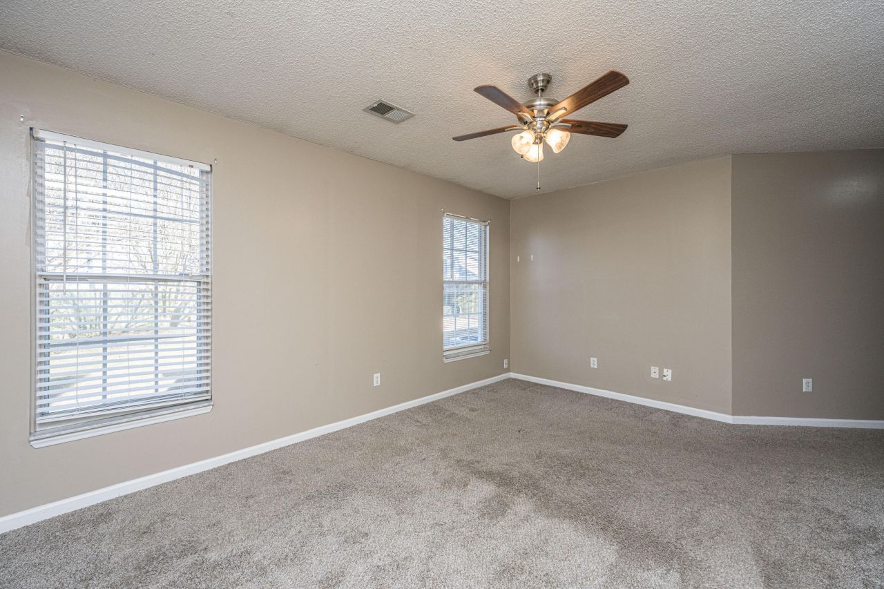 218 Okehampton Drive Photo 27