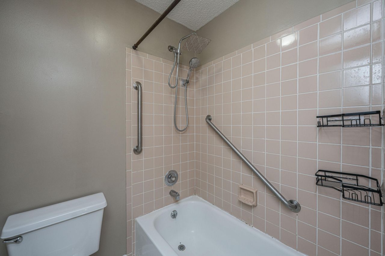 218 Okehampton Drive Photo 30