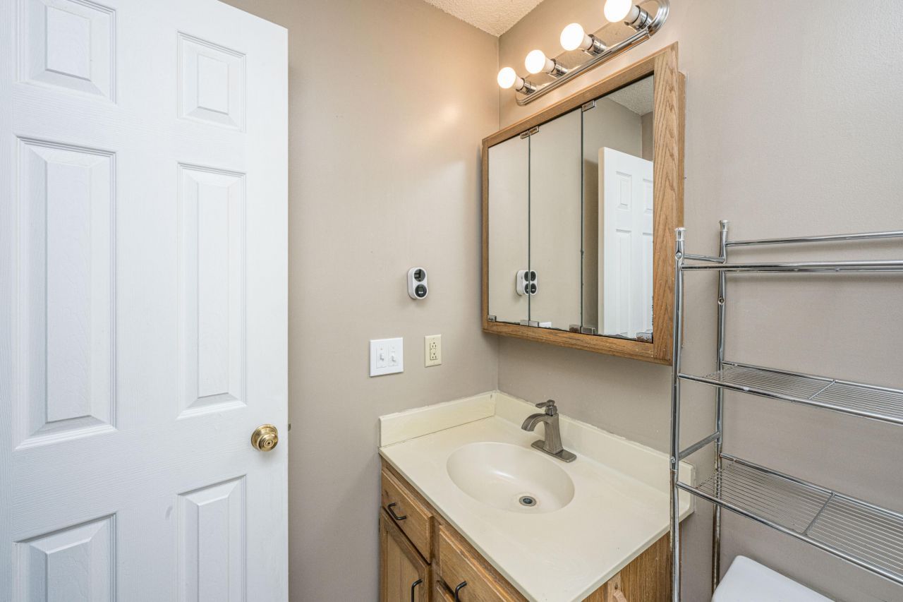 218 Okehampton Drive Photo 35