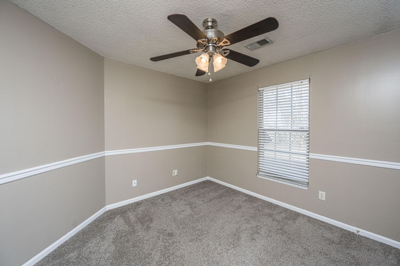 218 Okehampton Drive Photo 37