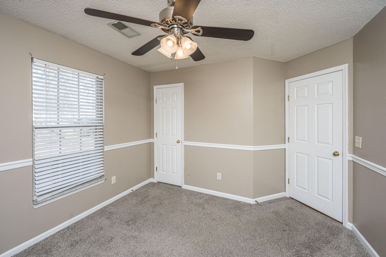 218 Okehampton Drive Photo 38