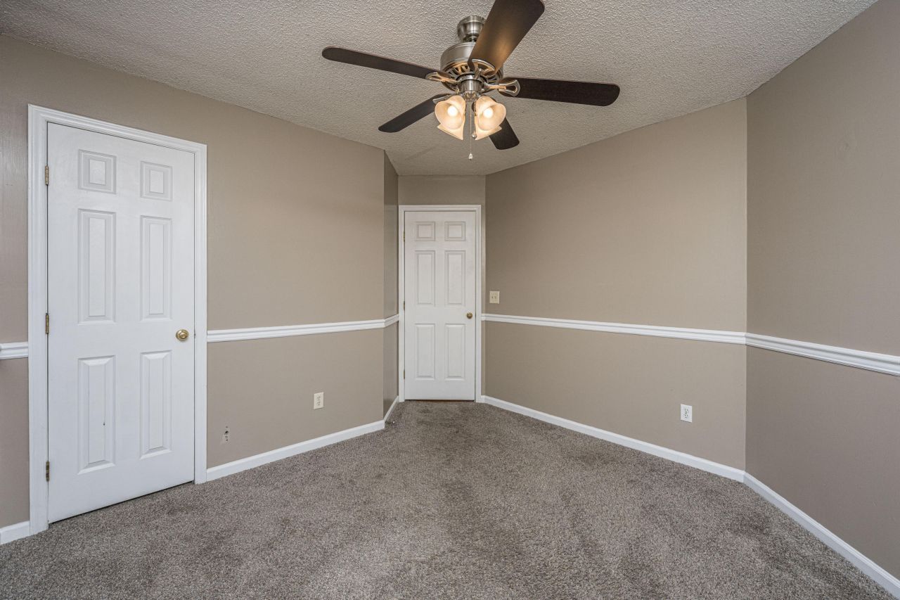 218 Okehampton Drive Photo 39