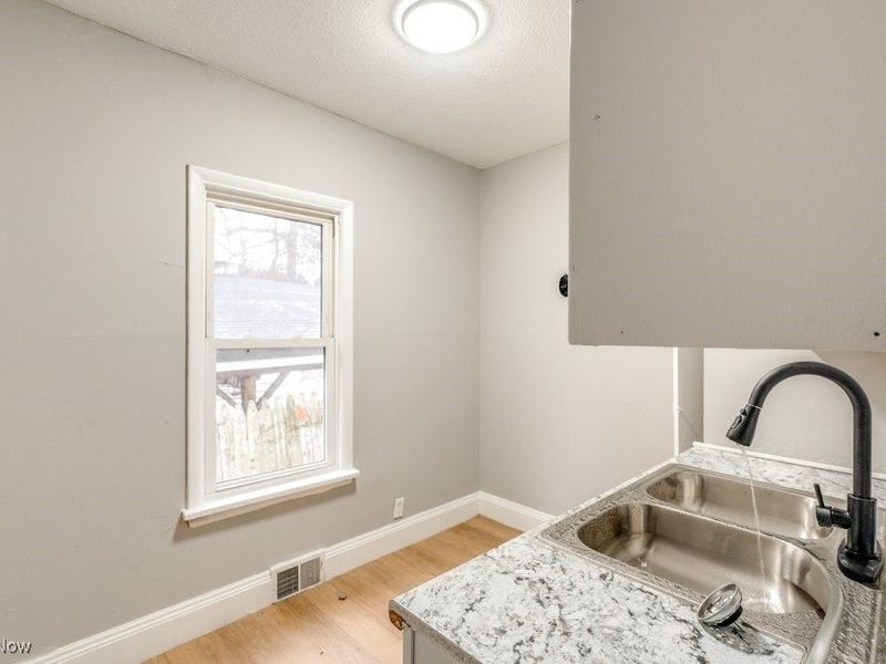 1093 E 147th Street, Cleveland, OH 44110 Photo 12