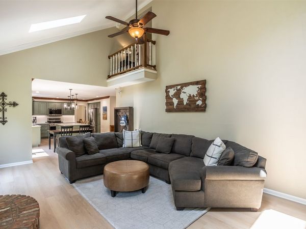 7108 Holcomb Avenue, Urbandale, IA 50322