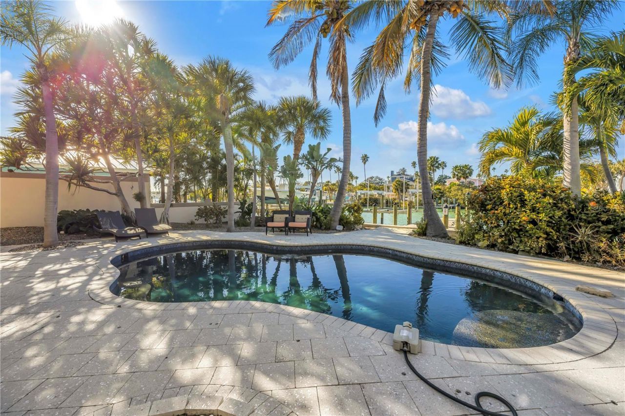 2890 Alton Drive, Saint Pete Beach, FL 33706 Photo