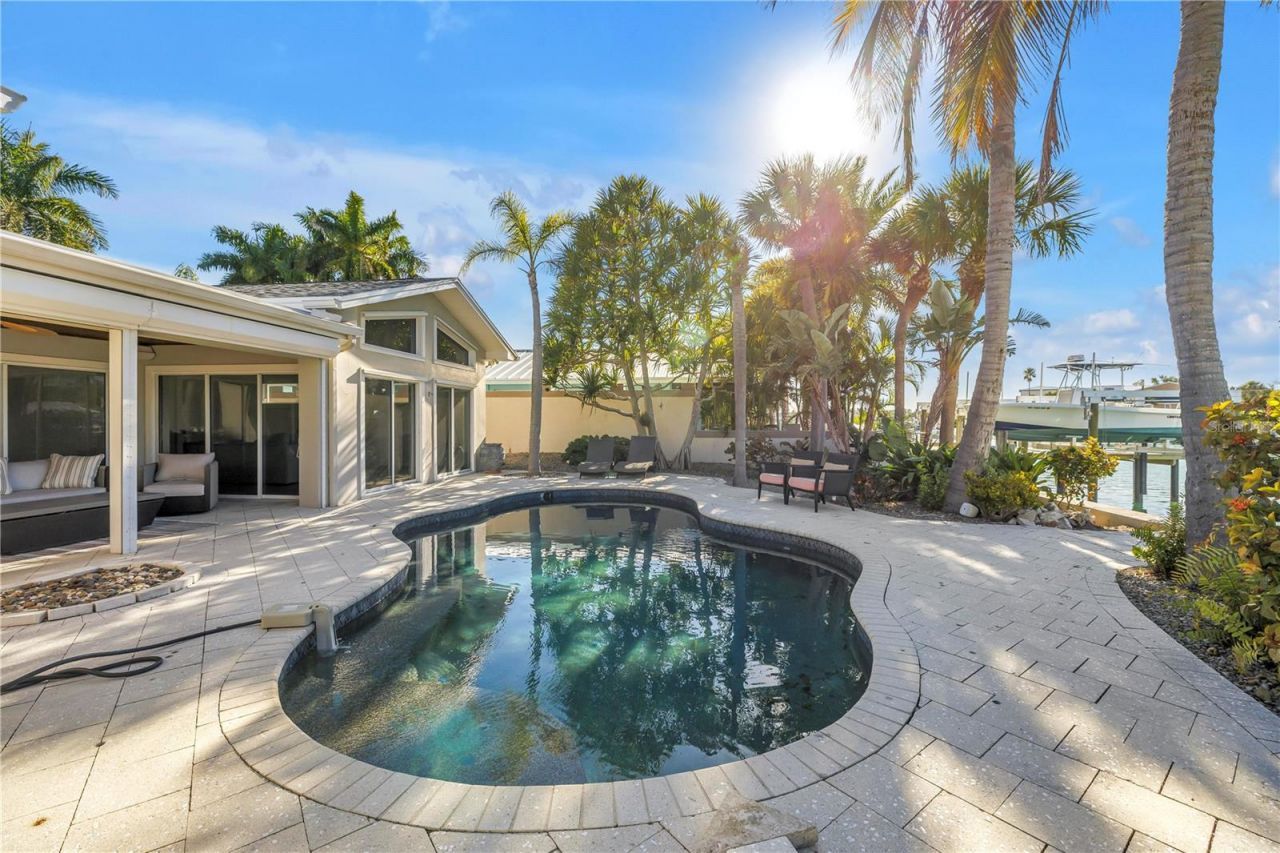 2890 Alton Drive, Saint Pete Beach, FL 33706 Photo