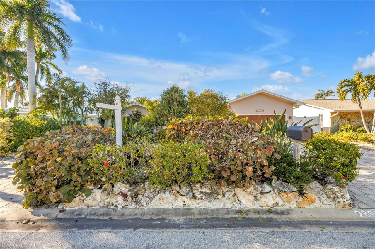 2890 Alton Drive, Saint Pete Beach, FL 33706 Photo