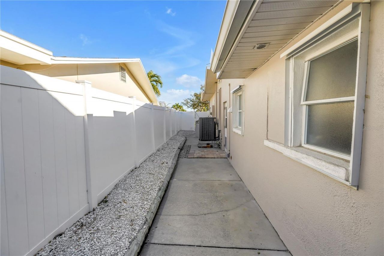 2890 Alton Drive, Saint Pete Beach, FL 33706 Photo