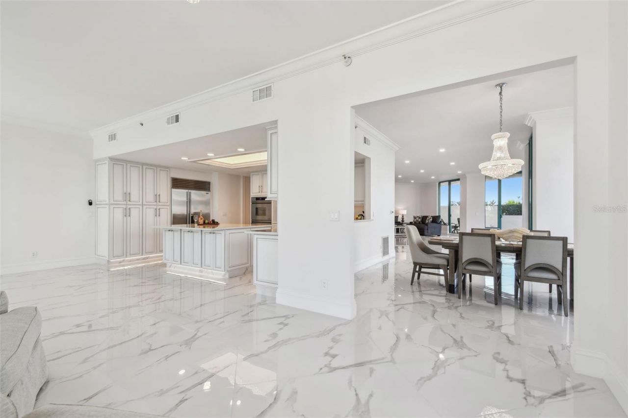 1560 Gulf Boulevard, Unit 306, Clearwater Beach, FL 33767 Photo