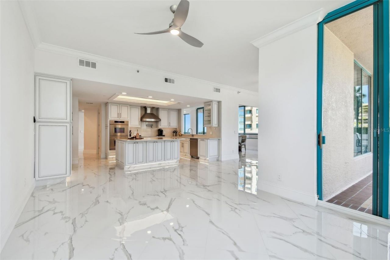 1560 Gulf Boulevard, Unit 306, Clearwater Beach, FL 33767 Photo