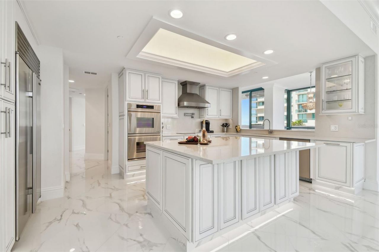 1560 Gulf Boulevard, Unit 306, Clearwater Beach, FL 33767 Photo