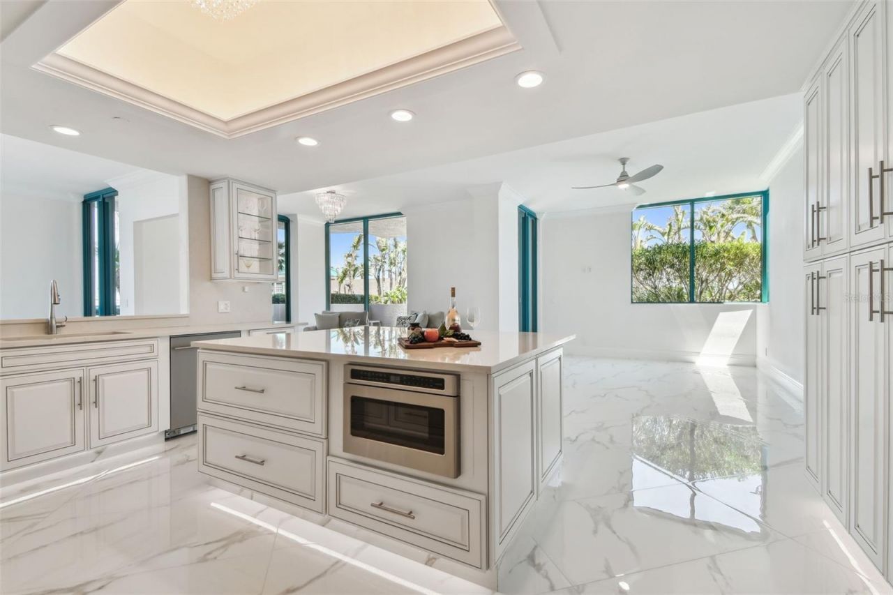 1560 Gulf Boulevard, Unit 306, Clearwater Beach, FL 33767 Photo