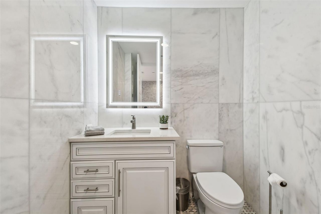 1560 Gulf Boulevard, Unit 306, Clearwater Beach, FL 33767 Photo