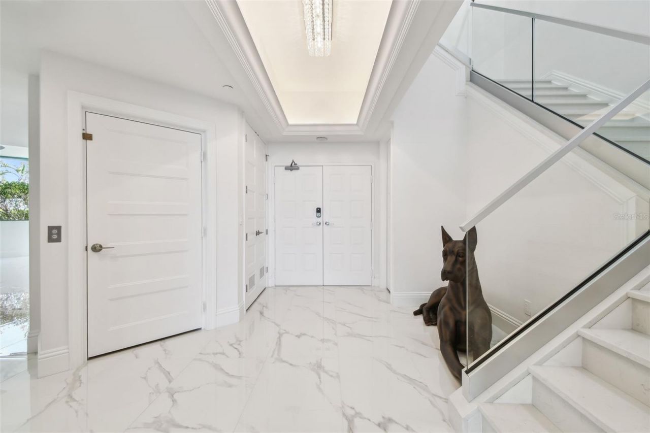 1560 Gulf Boulevard, Unit 306, Clearwater Beach, FL 33767 Photo