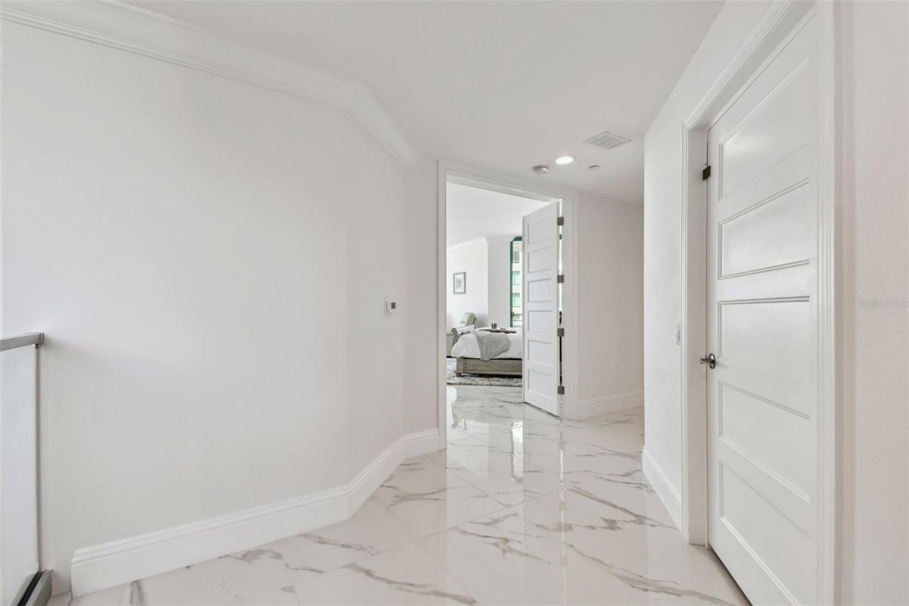 1560 Gulf Boulevard, Unit 306, Clearwater Beach, FL 33767 Photo