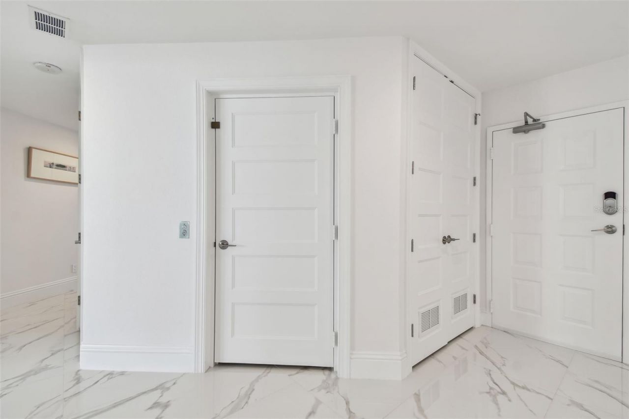 1560 Gulf Boulevard, Unit 306, Clearwater Beach, FL 33767 Photo