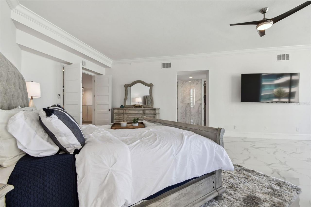 1560 Gulf Boulevard, Unit 306, Clearwater Beach, FL 33767 Photo