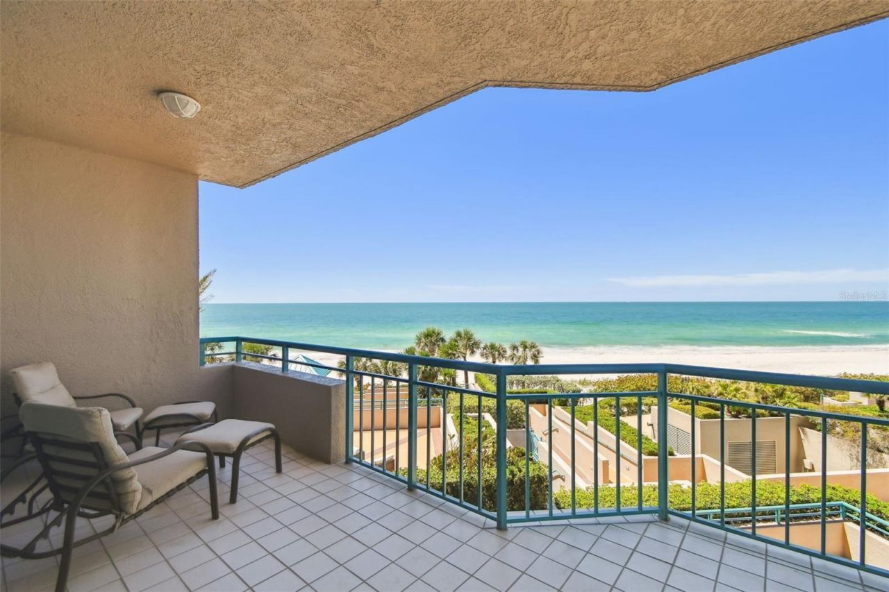 1560 Gulf Boulevard, Unit 306, Clearwater Beach, FL 33767 Photo