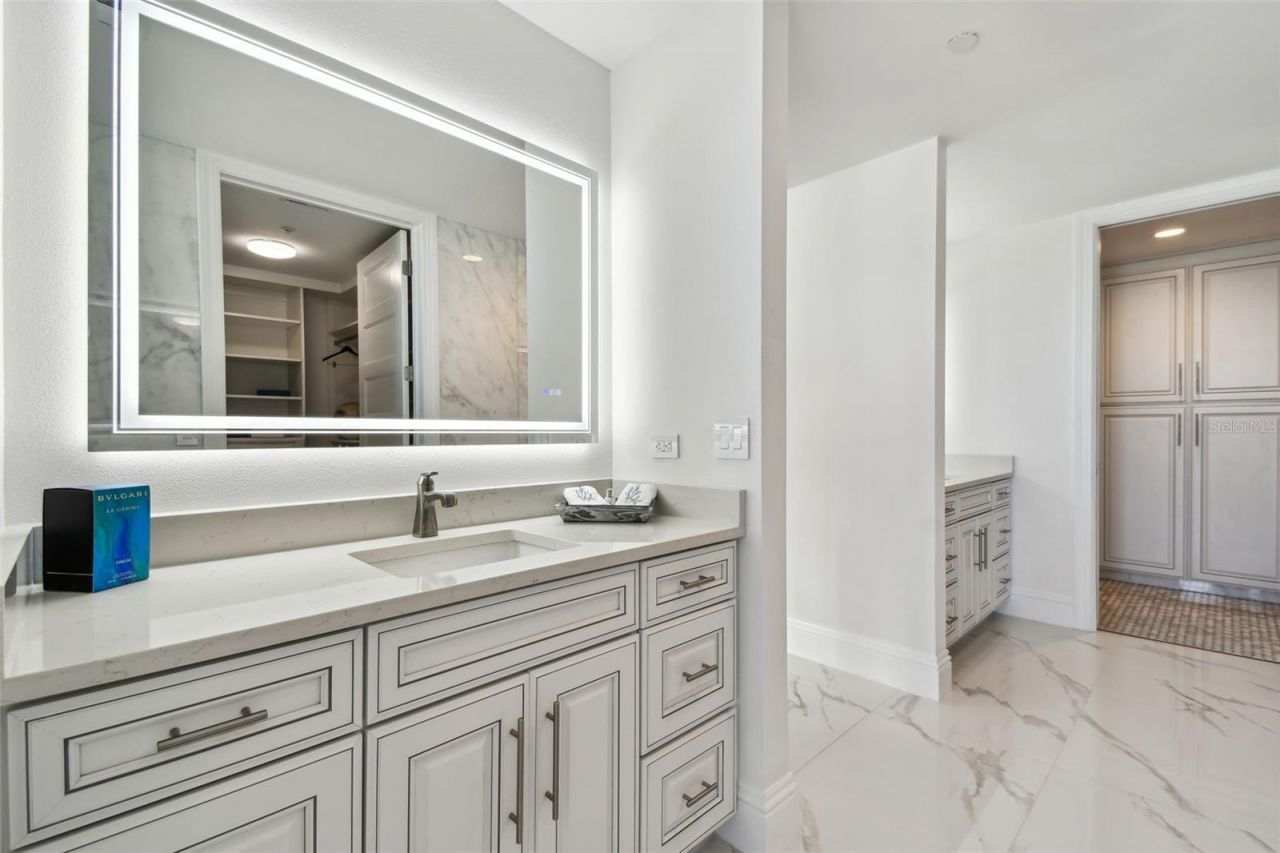 1560 Gulf Boulevard, Unit 306, Clearwater Beach, FL 33767 Photo