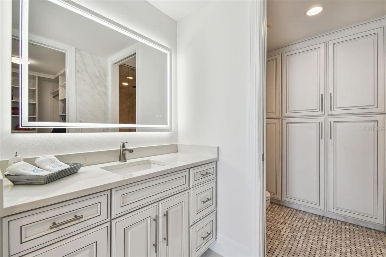 1560 Gulf Boulevard, Unit 306, Clearwater Beach, FL 33767 Photo