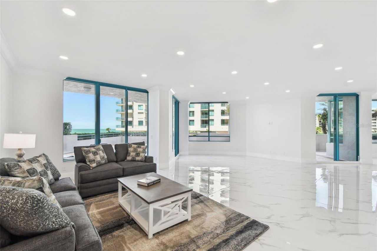 1560 Gulf Boulevard, Unit 306, Clearwater Beach, FL 33767 Photo