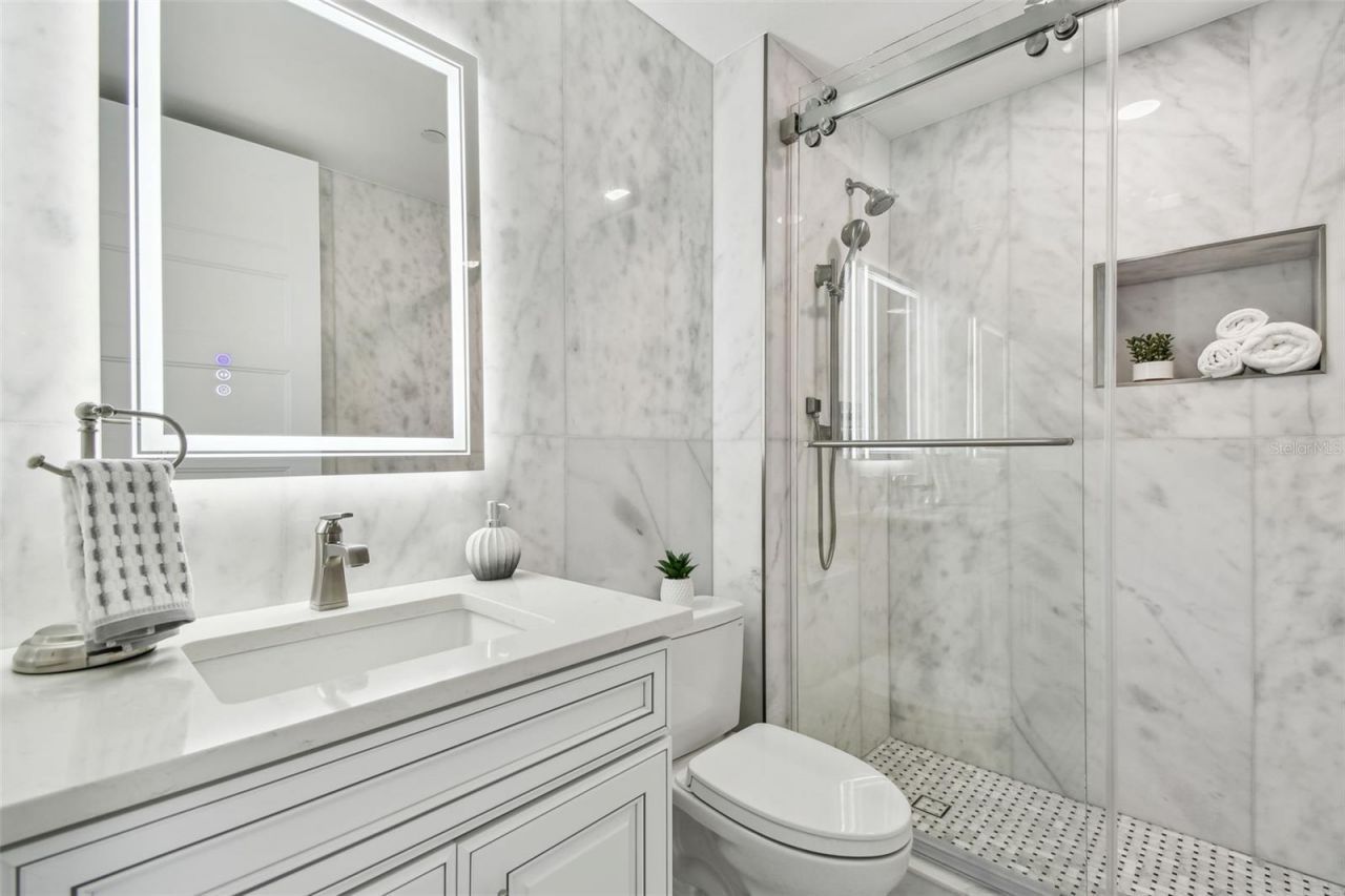 1560 Gulf Boulevard, Unit 306, Clearwater Beach, FL 33767 Photo