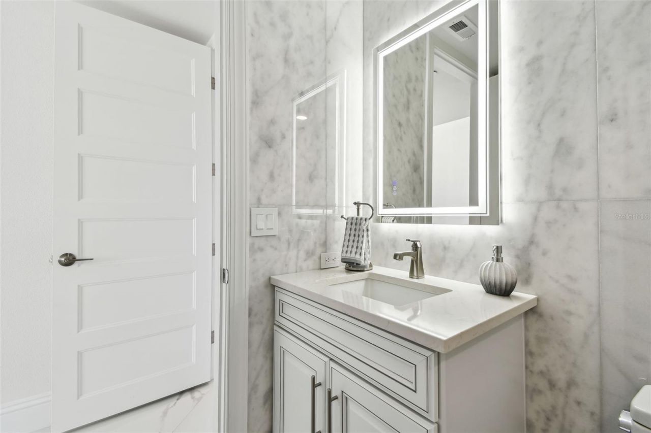 1560 Gulf Boulevard, Unit 306, Clearwater Beach, FL 33767 Photo