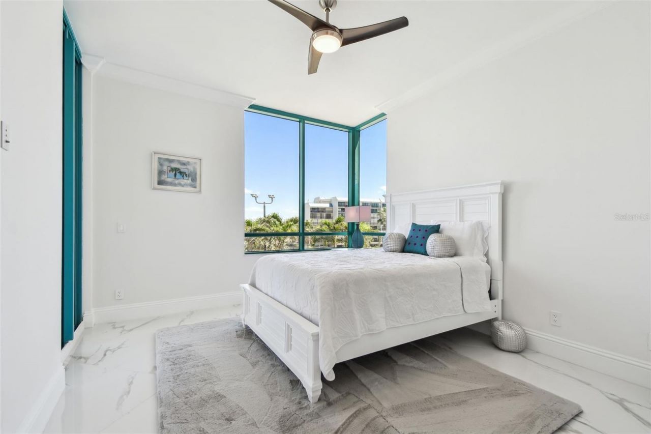 1560 Gulf Boulevard, Unit 306, Clearwater Beach, FL 33767 Photo