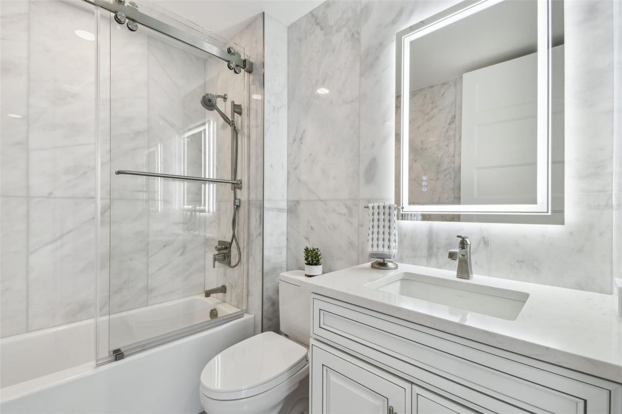 1560 Gulf Boulevard, Unit 306, Clearwater Beach, FL 33767 Photo