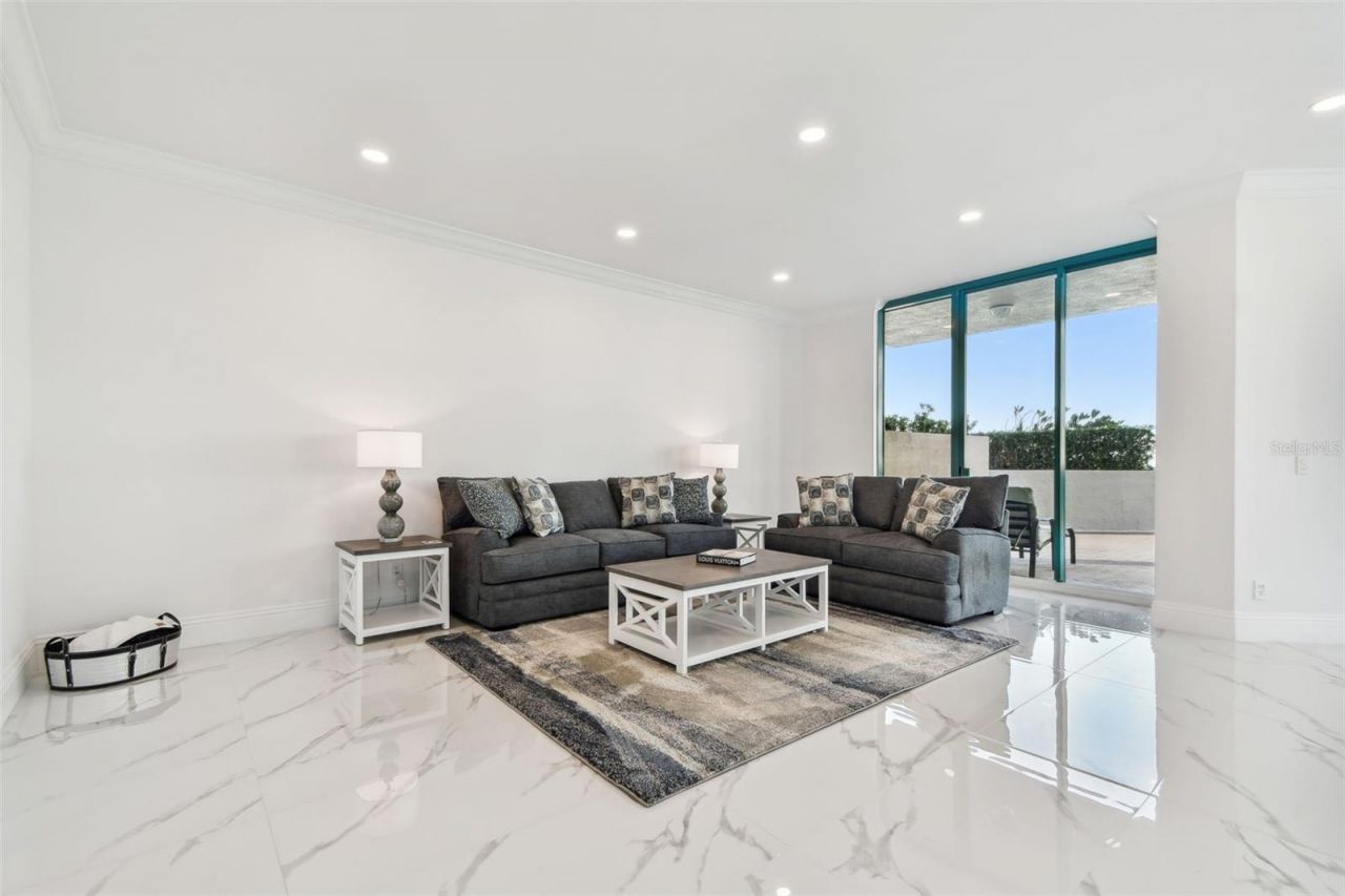 1560 Gulf Boulevard, Unit 306, Clearwater Beach, FL 33767 Photo