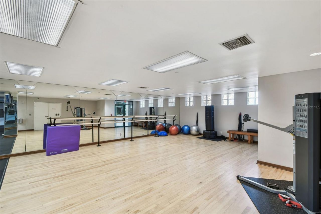 1560 Gulf Boulevard, Unit 306, Clearwater Beach, FL 33767 Photo