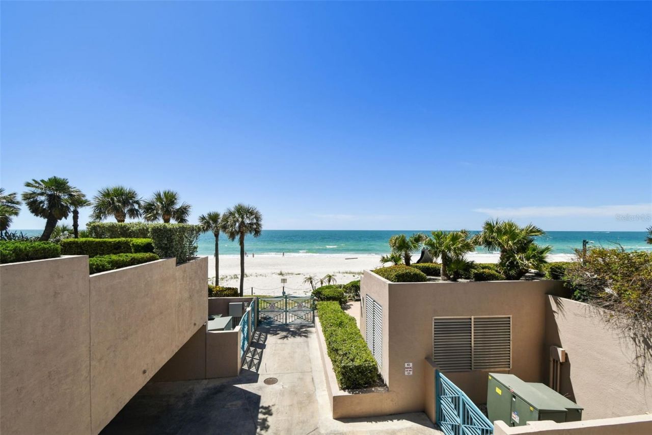 1560 Gulf Boulevard, Unit 306, Clearwater Beach, FL 33767 Photo