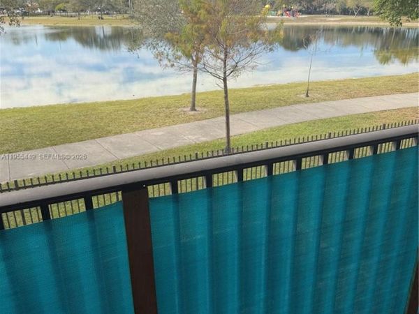 250 W Park Dr, Unit 201-5, Miami, FL 33172