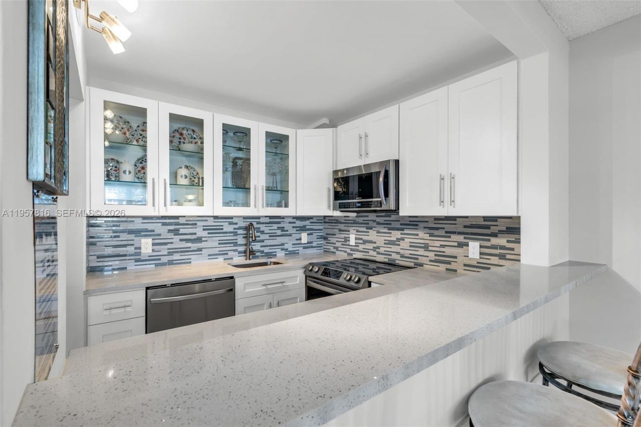 1116 E Cambridge E, Unit 1116, Deerfield Beach, FL 33442 Main Photo