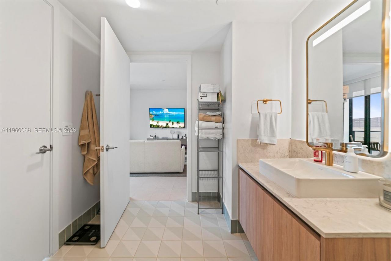 159 NE 6th St, Unit 4309, Miami, FL 33132 Photo