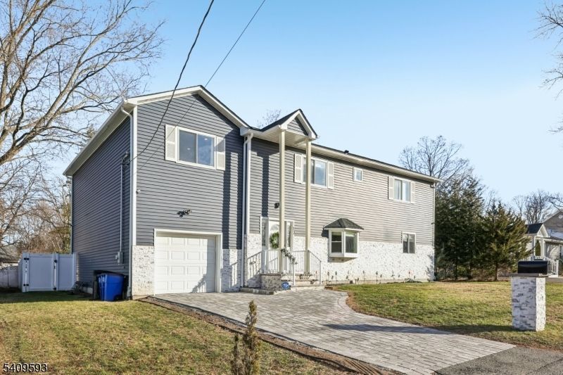 17 Maple Ave, Mahwah, NJ 07430 Main Photo