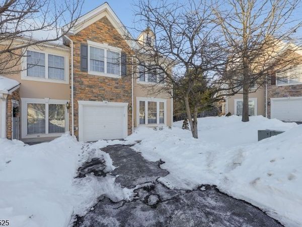 18 Birchwood Ln, North Haledon, NJ 07508