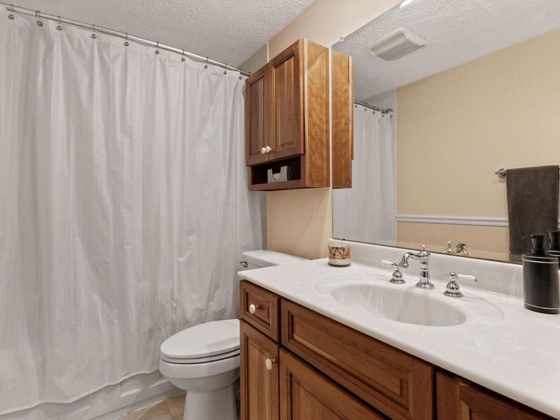 6988 Endsleigh Drive, Reynoldsburg, OH 43068 Photo 13