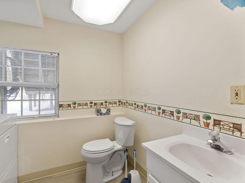 6988 Endsleigh Drive, Reynoldsburg, OH 43068 Photo 27