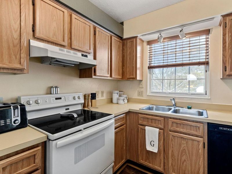 6988 Endsleigh Drive, Reynoldsburg, OH 43068 Photo 7