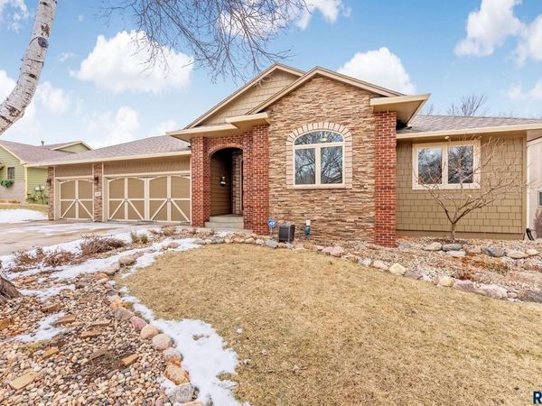 3409 S Jesse James Cir, Sioux Falls, SD 57103