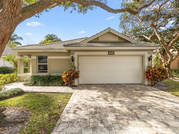 2933 Myrtle Oak Cir, Davie, FL 33328
